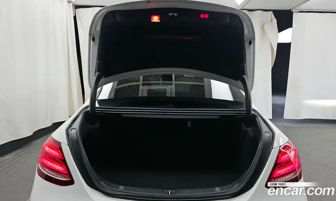 Mercedes-Benz E-Class 2017 2.0 Автомат в Москве № 160955, фото 13