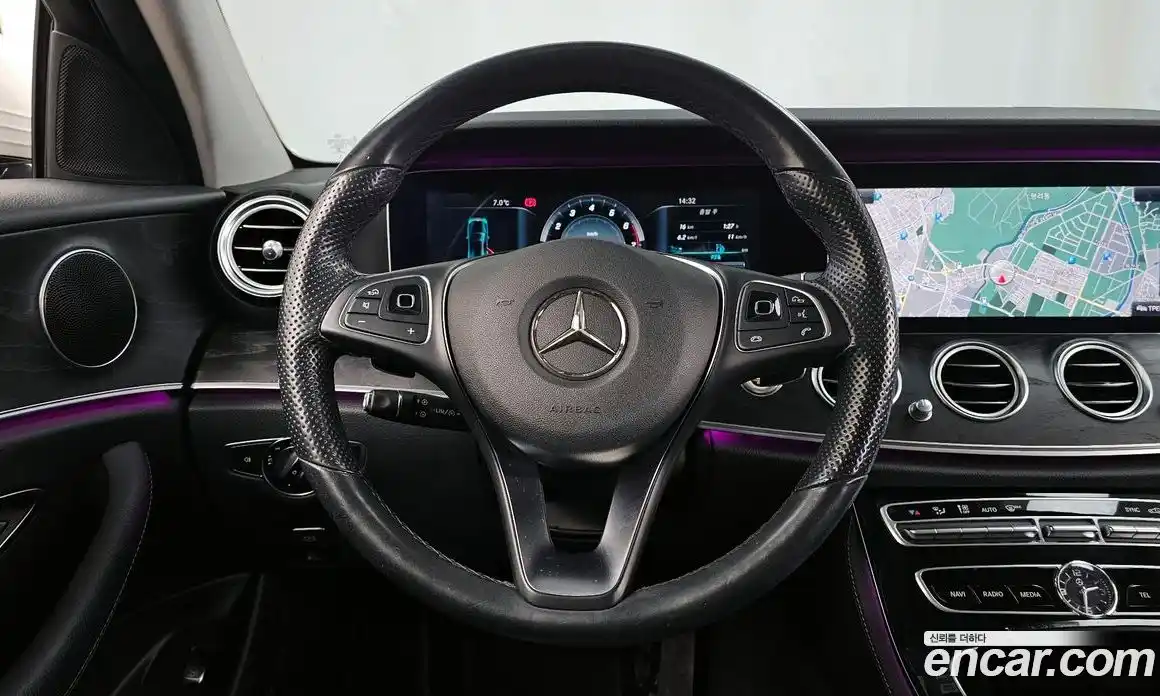 Mercedes-Benz E-Class 2017 2.0 Автомат в Москве № 160955, фото 19