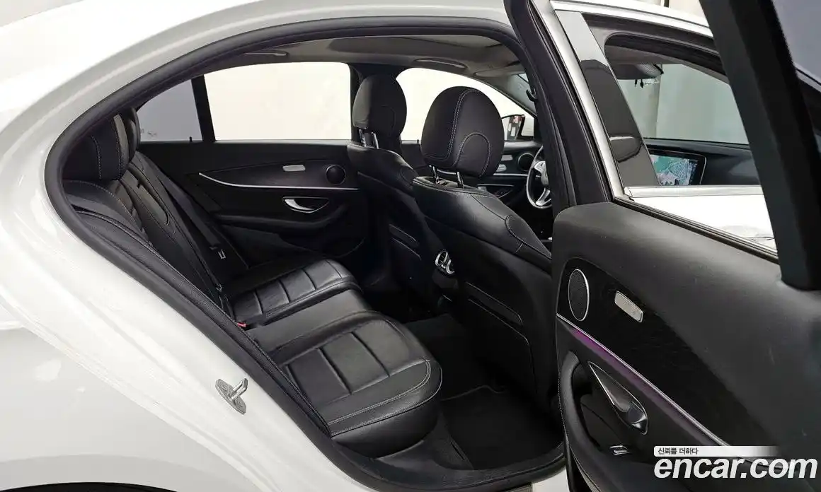 Mercedes-Benz E-Class 2017 2.0 Автомат в Москве № 160955, фото 9