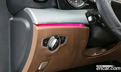 Mercedes-Benz E-Class 2018 2.0 Автомат в Москве № 161230, миниатюра 12