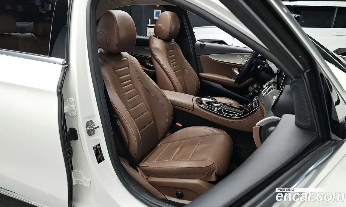 Mercedes-Benz E-Class 2018 2.0 Автомат в Москве № 161230, фото 15