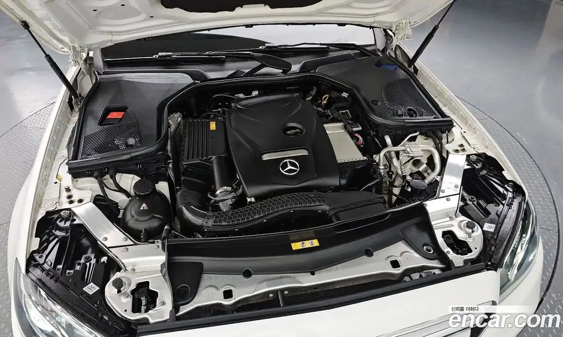 Mercedes-Benz E-Class 2018 2.0 Автомат в Москве № 161230, фото 19