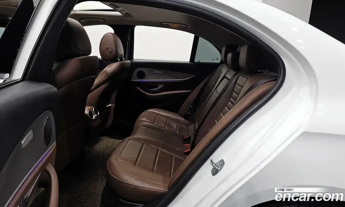 Mercedes-Benz E-Class 2018 2.0 Автомат в Москве № 161230, фото 8