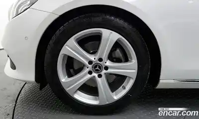 Mercedes-Benz E-Class 2018 2.0 Автомат в Москве № 161230, миниатюра 10