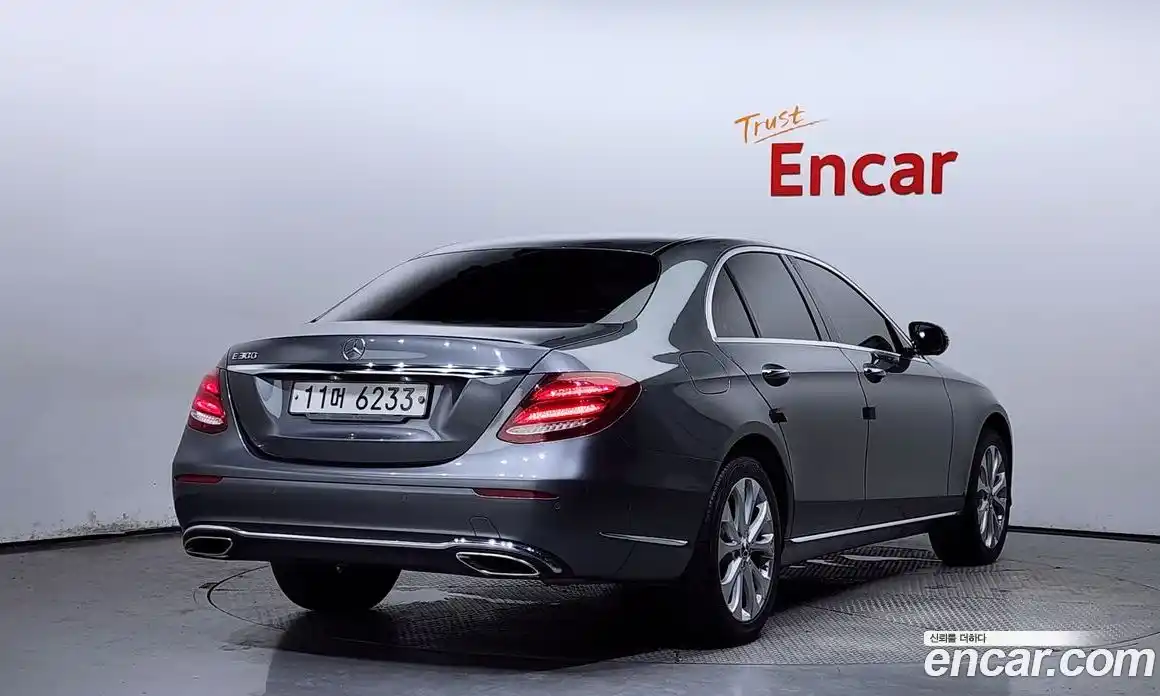 Mercedes-Benz E-Class 2018 2.0 Автомат в Москве № 162003, фото 1