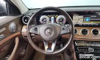 Mercedes-Benz E-Class 2018 2.0 Автомат в Москве № 162003, миниатюра 3