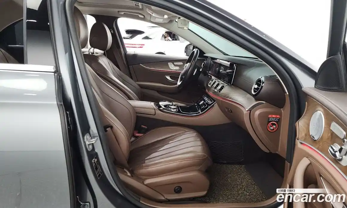 Mercedes-Benz E-Class 2018 2.0 Автомат в Москве № 162003, фото 4