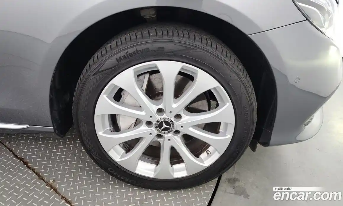 Mercedes-Benz E-Class 2018 2.0 Автомат в Москве № 162003, фото 9