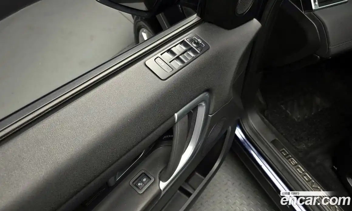 Land Rover Discovery Sport 2017 2.0 Автомат в Москве № 166669, фото 16