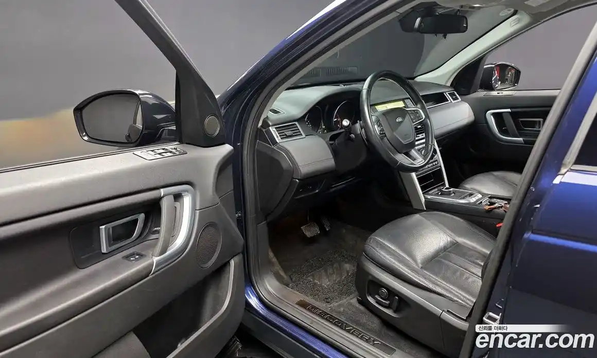 Land Rover Discovery Sport 2017 2.0 Автомат в Москве № 166669, фото 18