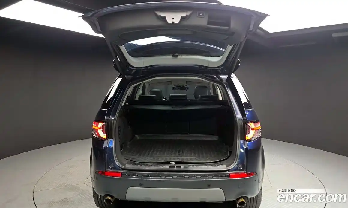 Land Rover Discovery Sport 2017 2.0 Автомат в Москве № 166669, фото 4