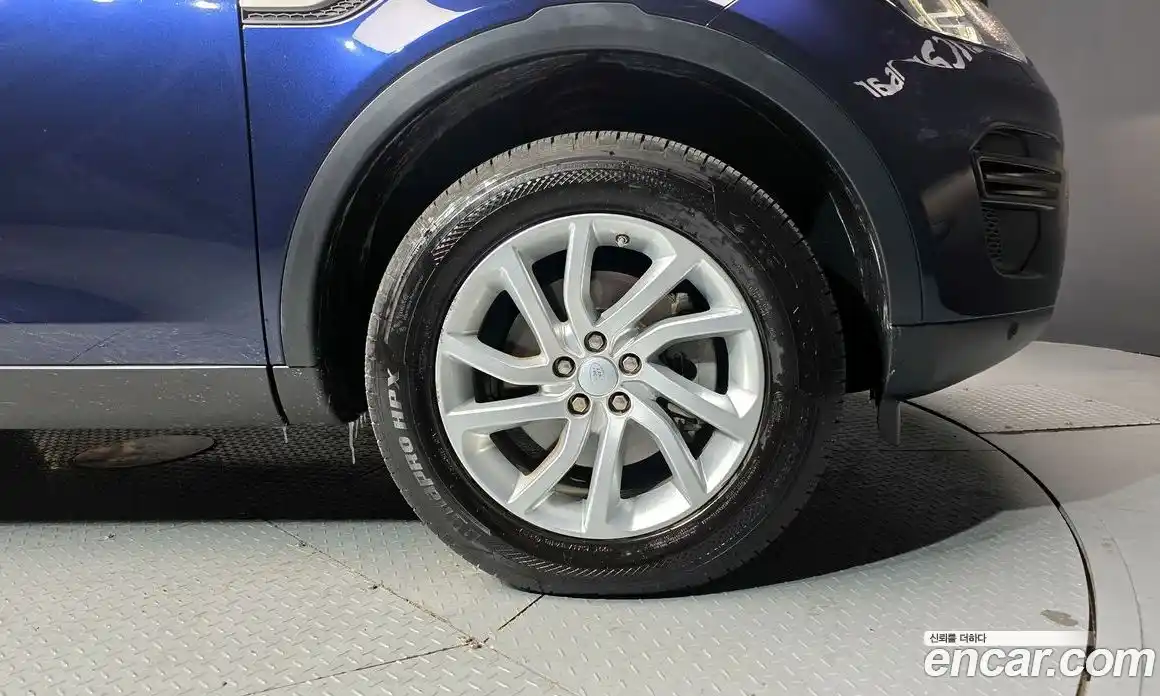 Land Rover Discovery Sport 2017 2.0 Автомат в Москве № 166669, фото 10