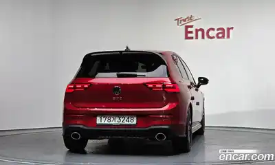 Volkswagen Golf, 2022