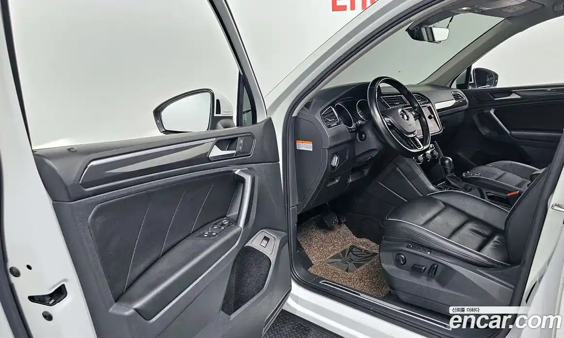 Volkswagen Tiguan 2020 2.0 Автомат в Москве № 168915, фото 5