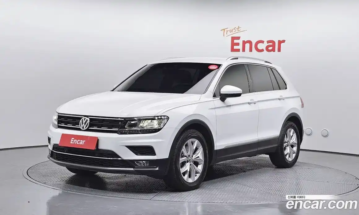 Volkswagen Tiguan 2020 2.0 Автомат в Москве № 168915, фото 9