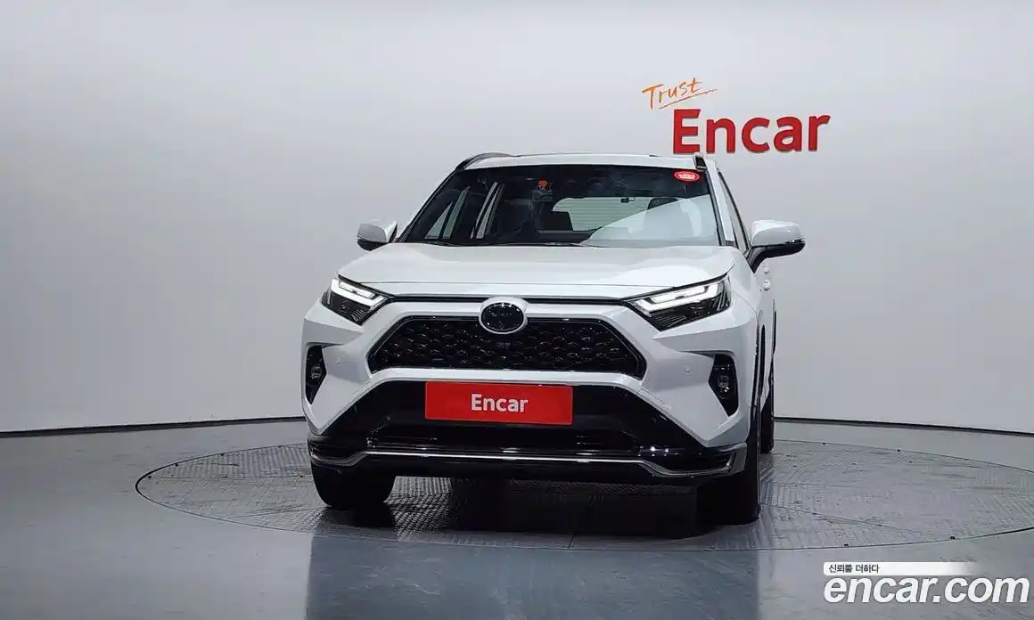 Toyota RAV4 2025 2.5 Автомат в Москве № 170113, фото 3