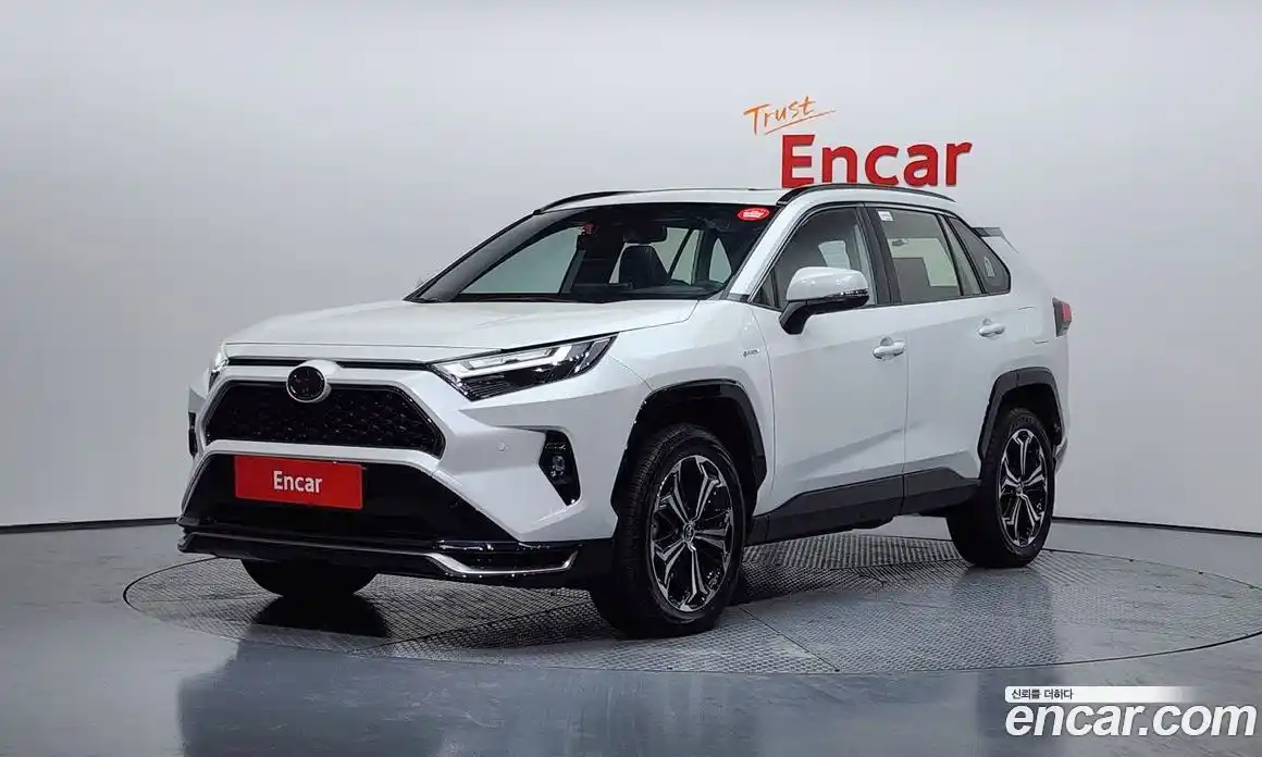 Toyota RAV4 2025 2.5 Автомат в Москве № 170113, фото 8