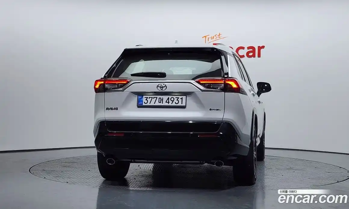 Toyota RAV4 2025 2.5 Автомат в Москве № 170113, фото 10