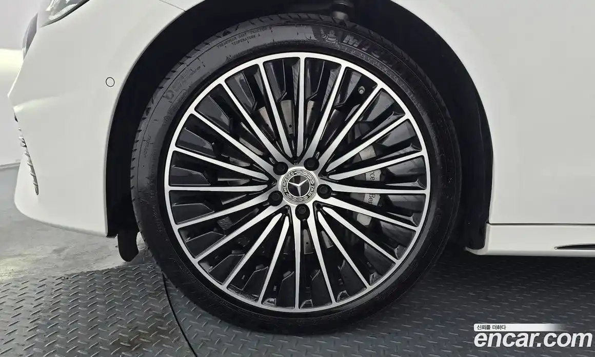 Mercedes-Benz E-Class 2024 3.0 Автомат в Москве № 177323, фото 1