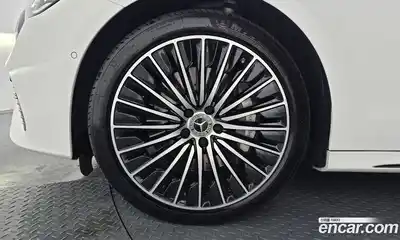 Mercedes-Benz E-Class, 2024