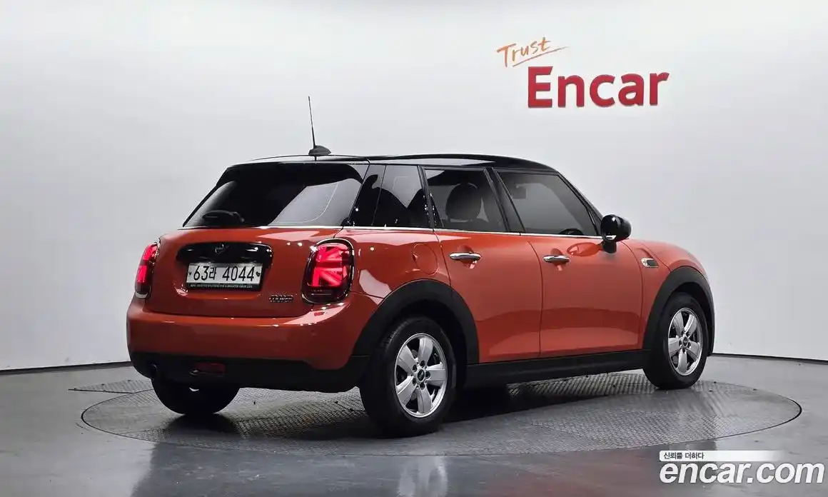 Mini Cooper 2019 1.5 Автомат в Москве № 183424, фото 14