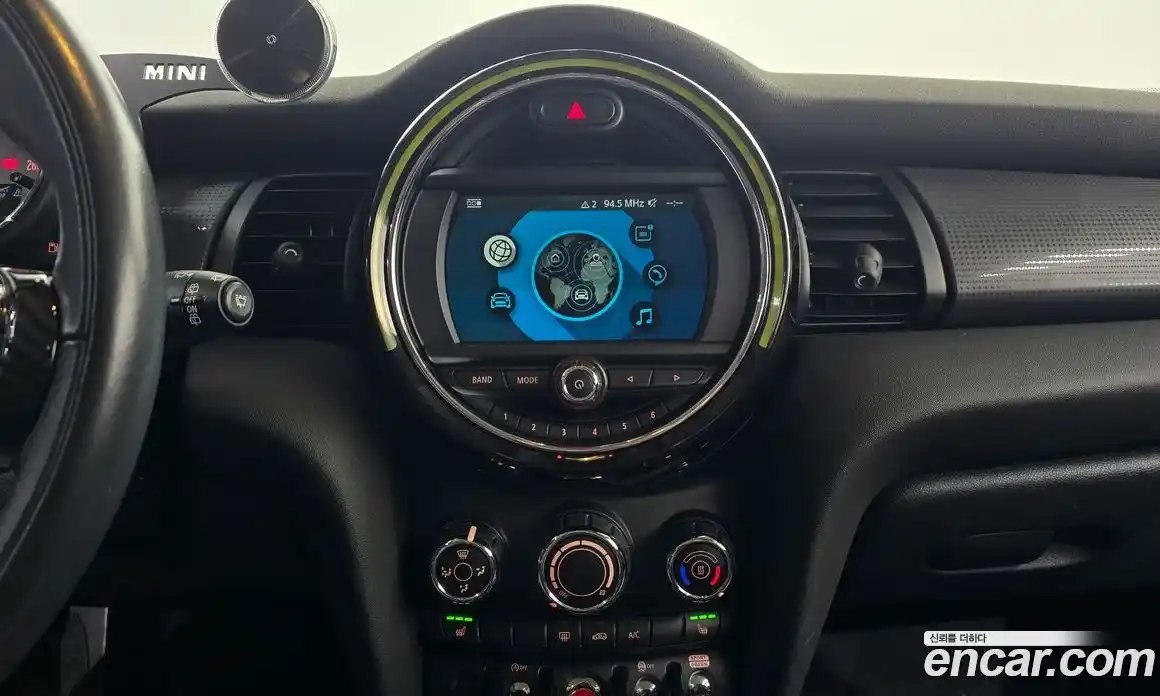 Mini Cooper 2019 1.5 Автомат в Москве № 183424, фото 15