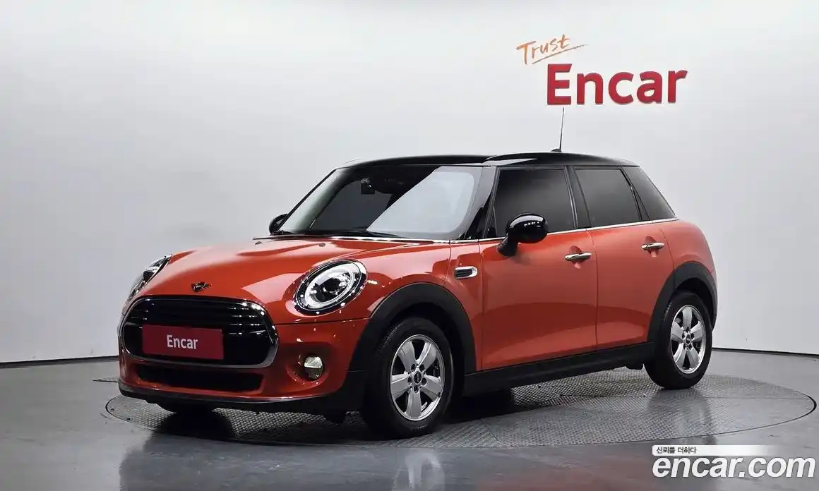 Mini Cooper 2019 1.5 Автомат в Москве № 183424, фото 17