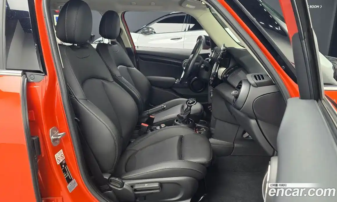 Mini Cooper 2019 1.5 Автомат в Москве № 183424, фото 18