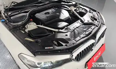 BMW 5-Series 2018 2.0 Автомат в Москве № 191387, миниатюра 2