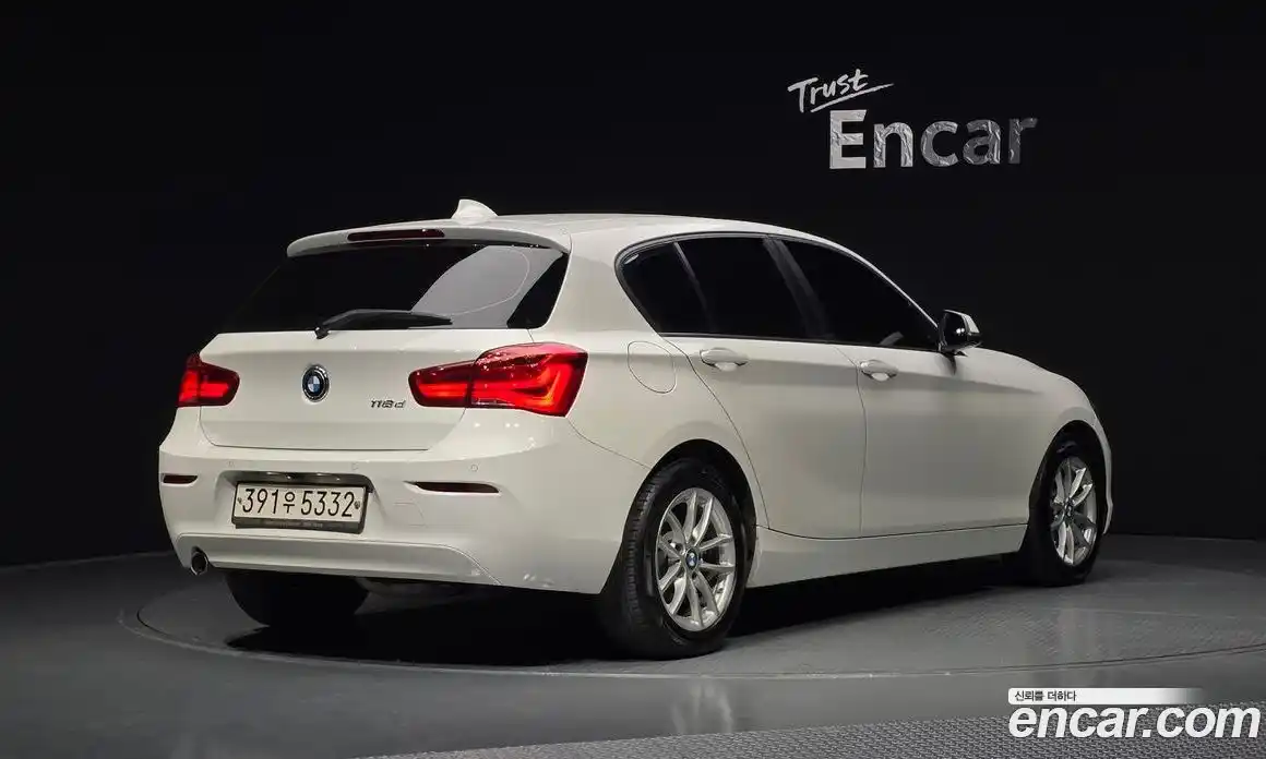 BMW 1-Series 2019 2.0 Автомат в Москве № 192417, фото 14