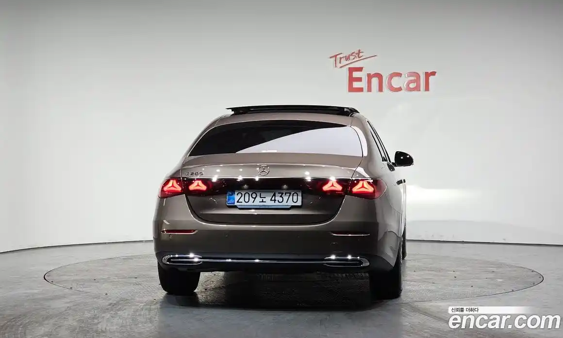 Mercedes-Benz E-Class 2025 2.0 Автомат в Москве № 193883, фото 4