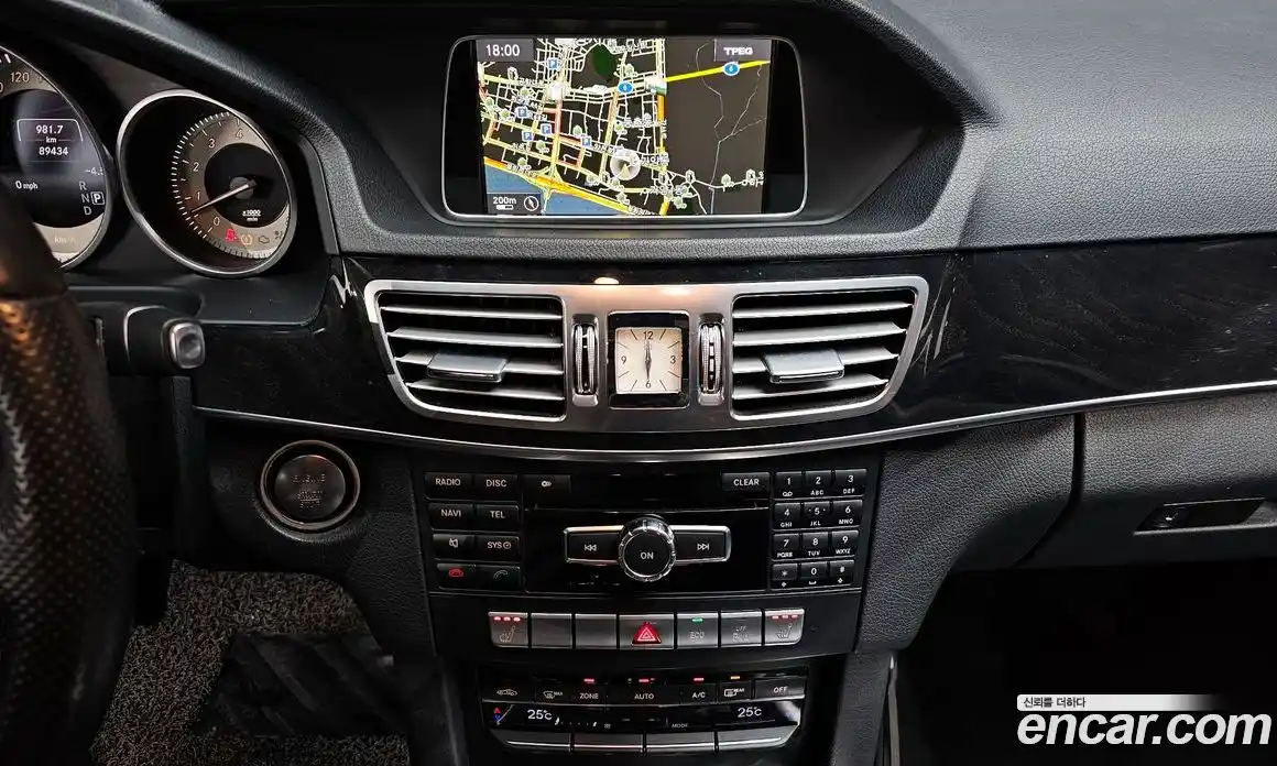 Mercedes-Benz E-Class 2015 3.5 Автомат в Москве № 195432, фото 1