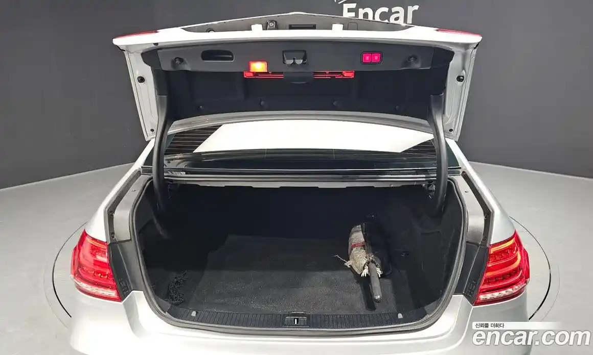 Mercedes-Benz E-Class 2015 3.5 Автомат в Москве № 195432, фото 13