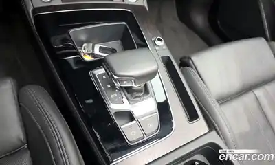 Audi Q5 2023 2.0 Автомат в Москве № 196005, миниатюра 2