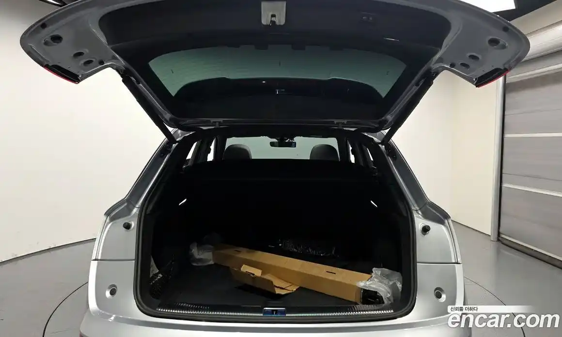 Audi Q5 2023 2.0 Автомат в Москве № 196005, фото 10