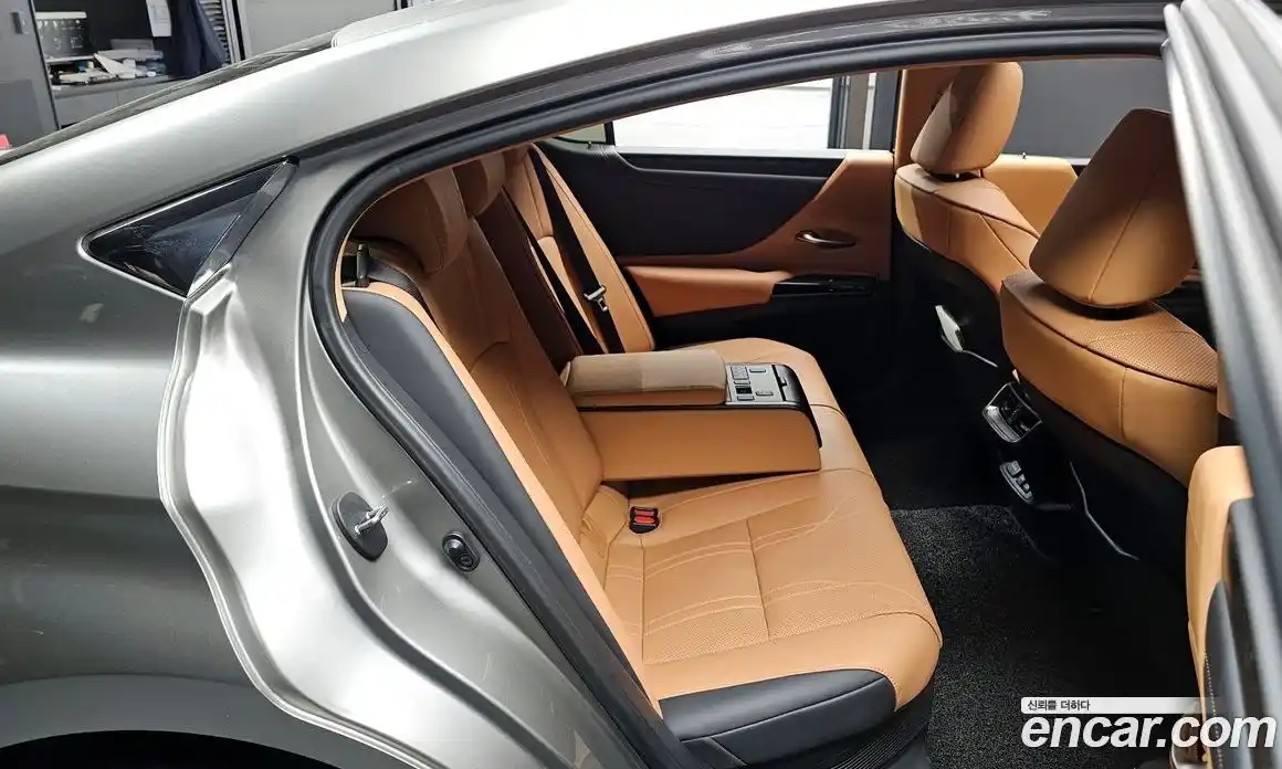 Lexus ES 2025 2.5 Автомат в Москве № 198754, фото 11