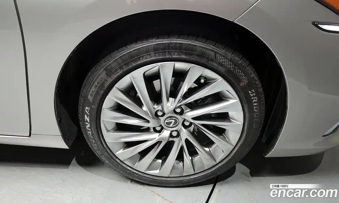 Lexus ES 2025 2.5 Автомат в Москве № 198754, фото 13