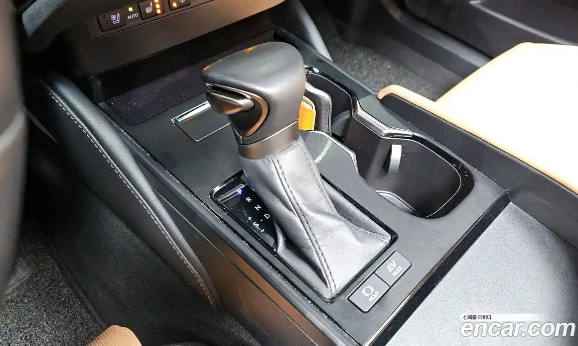 Lexus ES 2025 2.5 Автомат в Москве № 198754, фото 3