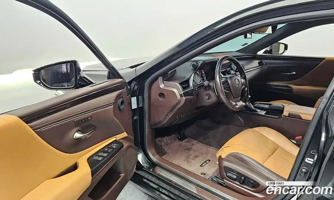 Lexus ES 2020 2.5 Автомат в Москве № 198793, фото 15