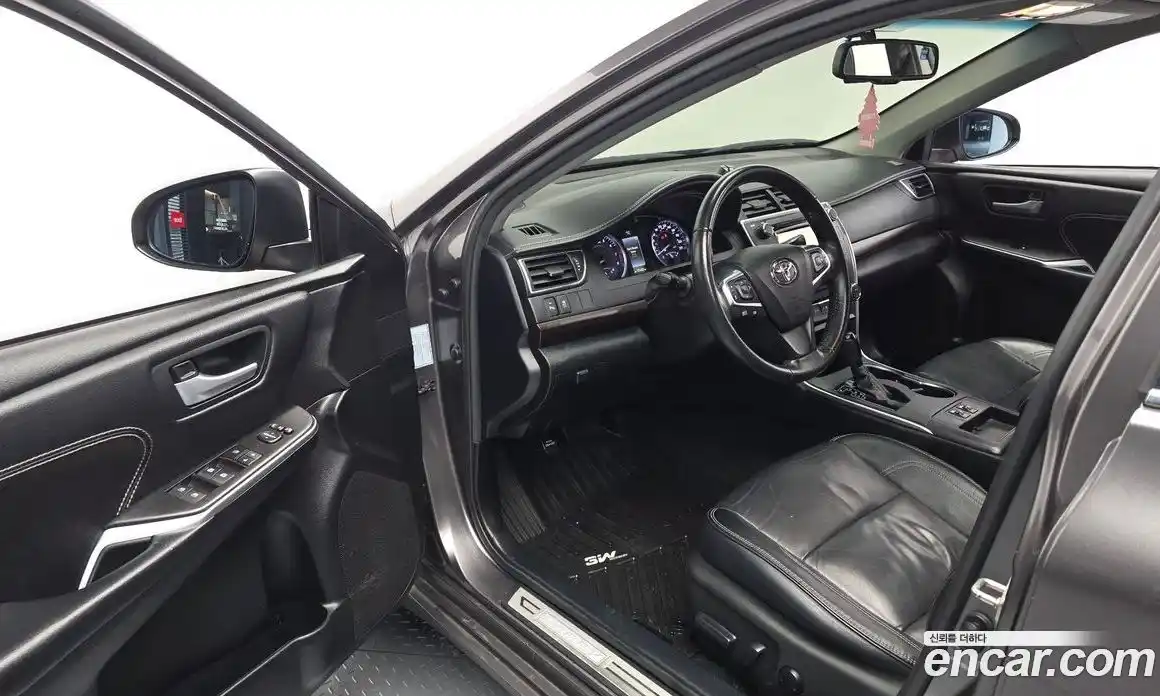 Toyota Camry 2017 2.5 Автомат в Москве № 199680, фото 13