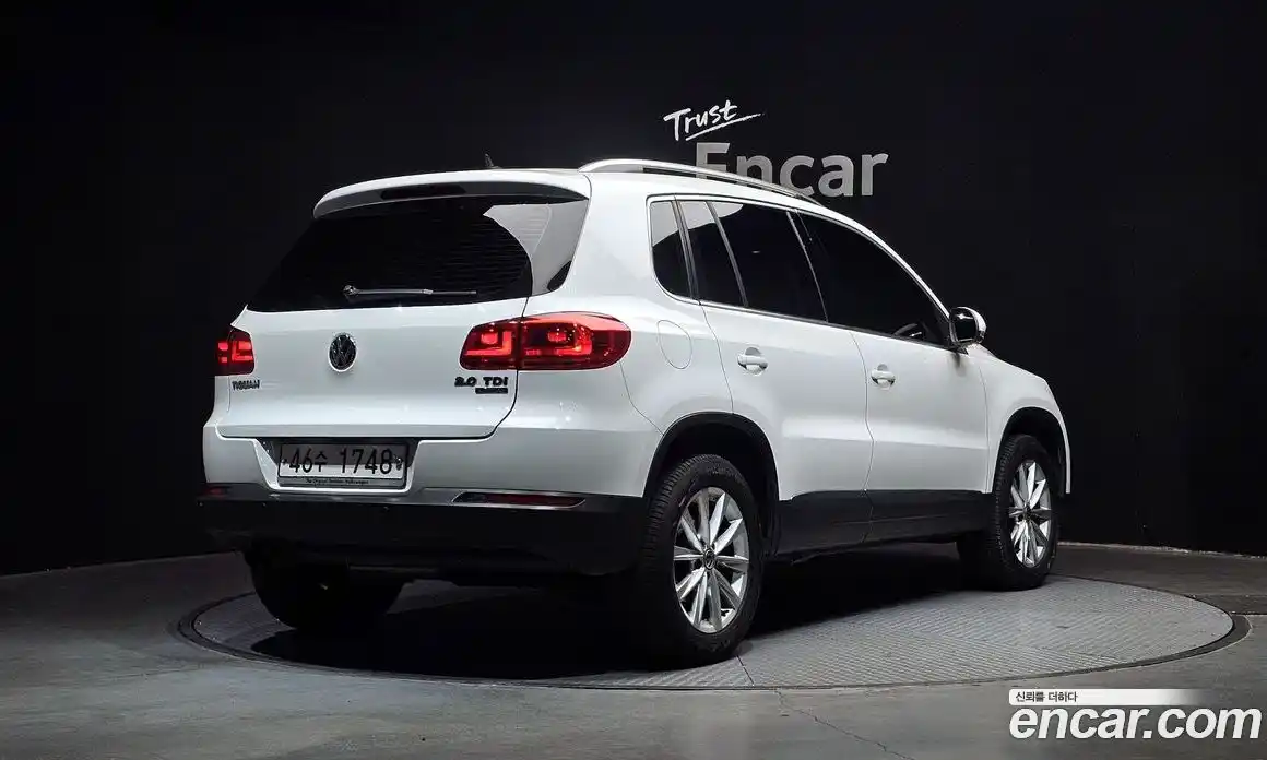 Volkswagen Tiguan 2014 2.0 Автомат в Москве № 205740, фото 11