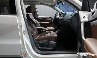 Volkswagen Tiguan 2014 2.0 Автомат в Москве № 205740, миниатюра 2