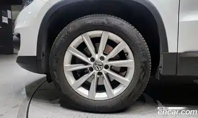 Volkswagen Tiguan 2014 2.0 Автомат в Москве № 205740, миниатюра 8