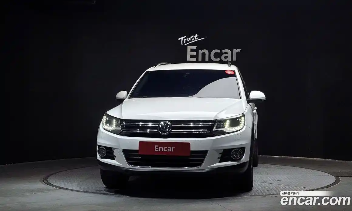 Volkswagen Tiguan 2014 2.0 Автомат в Москве № 205740, фото 9