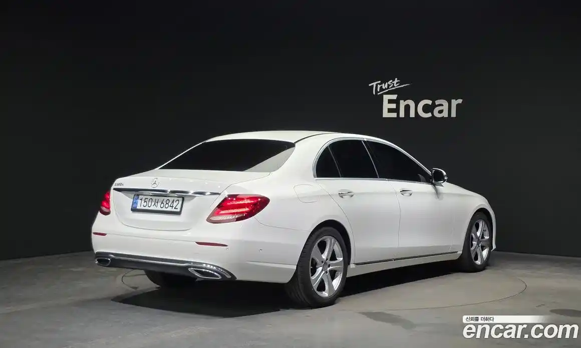 Mercedes-Benz E-Class 2017 1.9 Автомат в Москве № 209247, фото 19