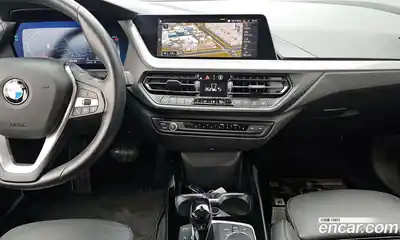 BMW 1-Series 2022 2.0 Автомат в Москве № 211441, миниатюра 11