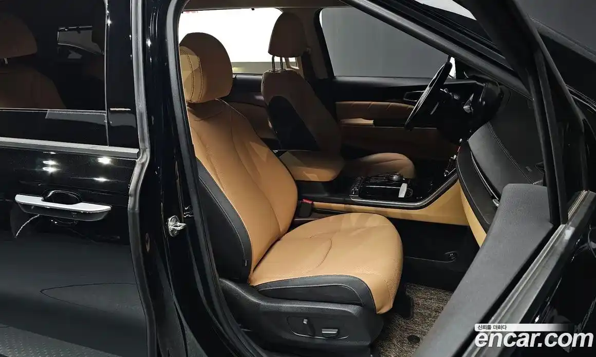 Kia Canival 2023 3.5 Автомат в Москве № 21220, фото 13