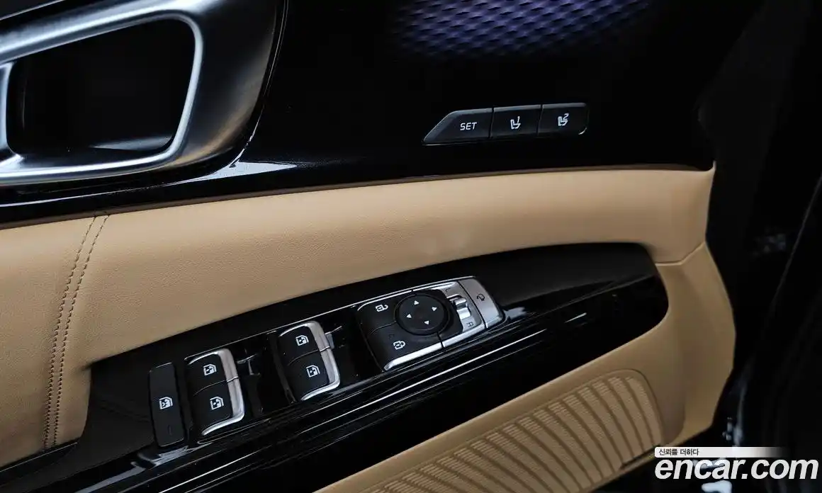 Kia Canival 2023 3.5 Автомат в Москве № 21220, фото 20