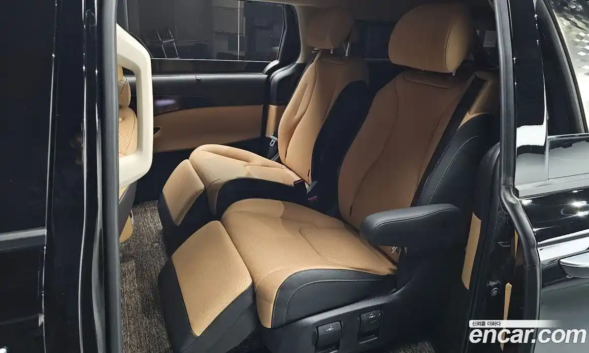 Kia Canival 2023 3.5 Автомат в Москве № 21220, фото 8