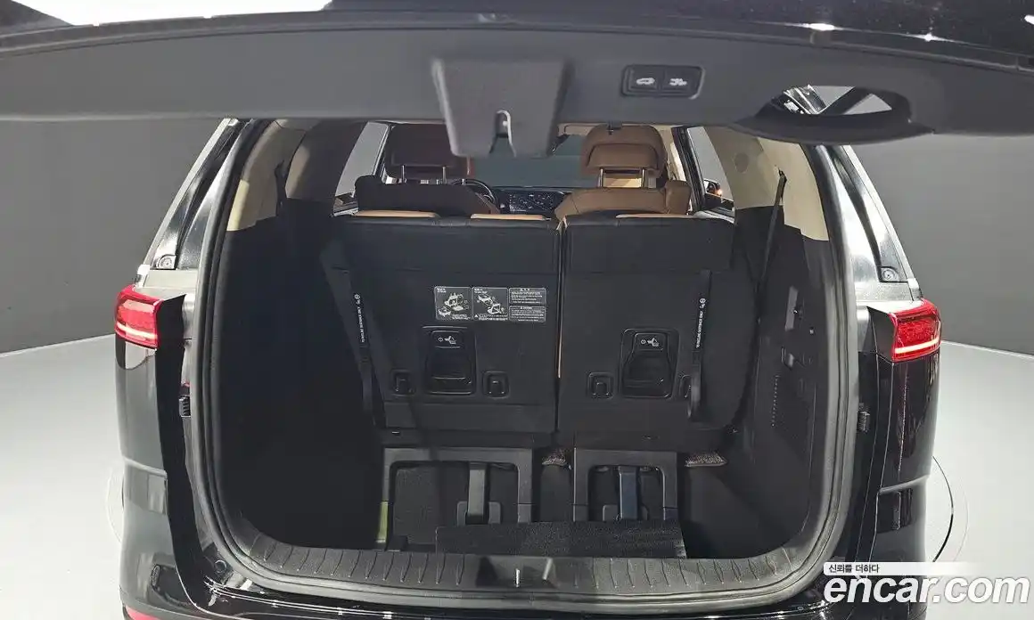 Kia Canival 2023 3.5 Автомат в Москве № 21220, фото 9